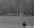 5860.Uczniowie gostynskich szkol swietuja Miedzynarodowy Dzien Dziecka na stadionie Osrodka Sportu i Rekreacji w Gostyniu (1987 r.).JPG