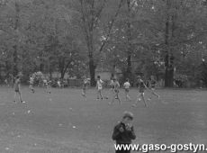 5860.Uczniowie gostynskich szkol swietuja Miedzynarodowy Dzien Dziecka na stadionie Osrodka Sportu i Rekreacji w Gostyniu (1987 r.).JPG