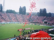 587.Eliminacje Mistrzostw Swiata Korea Pld.-Japonia 2002, w meczu na stadionie w Chorzowie Polska Pokonala Norwegie 3-0, a na trybunach zasiedli i dopingowali kibice z Gostynia (1 wrzesnia 2001 r.)