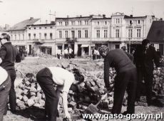 5881. Rynek w Gostyniu - czyn spoleczny (1975 r.)