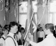 5883.Pozegnanie absolwentow Szkoly Podstawowej nr 1 im. Czarnego Legionu w Gostyniu (1985 r.).JPG