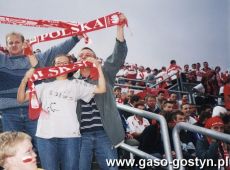 590.Kibice z Gostynia na meczu Polska-Norwegia (3-0) w ramach eliminacji Mistrzostw Swiata Korea Pld.-Japonia 2002 (Chorzow, 1 wrzesnia 2001 r.)