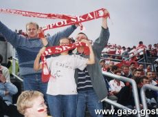 590.Kibice z Gostynia na meczu Polska-Norwegia (3-0) w ramach eliminacji Mistrzostw Swiata Korea Pld.-Japonia 2002 (Chorzow, 1 wrzesnia 2001 r.)