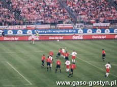 591.Eliminacje Mistrzostw Swiata Korea Pld.-Japonia 2002, w meczu na stadionie w Chorzowie Polska Pokonala Norwegie 3-0, a na trybunach zasiedli i dopingowali kibice z Gostynia (1 wrzesnia 2001 r.)