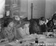 5914.Rada pedagogiczna w Szkole Podstawowej nr 1 w Gostyniu podsumowujaca rok szkolny 1983-1984.JPG