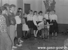 5921.Pozegnanie absolwentow Szkoly Podstawowej nr 4 w Gostyniu (1990 r.).JPG