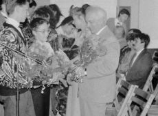 5924.Pozegnanie absolwentow Szkoly Podstawowej nr 4 w Gostyniu (1990 r.).JPG