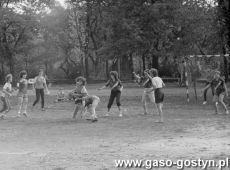 5929.Turniej pilki recznej na boisku Liceum Ogolnoksztalcacego w Gostyniu (1987 r.).JPG