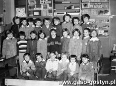 5930.Uczniowie Szkoly Podstawowej w Pepowie (1980 r.).JPG