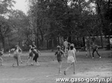 5935.Turniej pilki recznej na boisku Liceum Ogolnoksztalcacego w Gostyniu (1987 r.).JPG