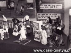 5939. Wystawa kukielek wykonanych przez dzieci (Dni Oswiaty Ksiazki i Prasy w Gostyniu, 3-23 maja 1969 r.)