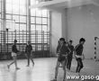 5948.Final Wojewodzkich Igrzysk Mlodziezy Szkolnej w Pilce Siatkowej w hali sportowej SP 2 w Gostyniu (1988 r.) - siatkarze gostynskiego LO.JPG