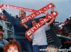 595.Kibice z Gostynia na meczu Polska-Norwegia (3-0) w ramach eliminacji Mistrzostw Swiata Korea Pld.-Japonia 2002 (Chorzow, 1 wrzesnia 2001 r.)