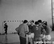 5950.Final Wojewodzkich Igrzysk Mlodziezy Szkolnej w Pilce Siatkowej w hali sportowej SP 2 w Gostyniu (1988 r.) - siatkarze gostynskiego LO.JPG