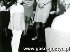 5950.Gabriela Wyzujak (z prawej) i Krystyna Walkiewicz z wypozyczalni dla dzieci i mlodziezy gostynskiej biblioteki