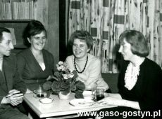 5952. Biblioteka w Gostyniu, od prawej Gabriela Wyzujak, Lucyna Czub, Marianna Giera