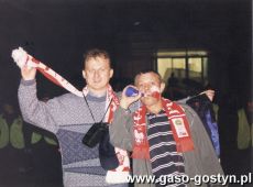 597.Kibice z Gostynia na meczu Polska-Norwegia (3-0) w ramach eliminacji Mistrzostw Swiata Korea Pld.-Japonia 2002 (Chorzow, 1 wrzesnia 2001 r.)
