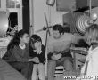 5972.Liceum Ogolnoksztalcace w Gostyniu - zajecia kolka fotograficznego prowadzi Piotr Radojewski (1988 r.).JPG