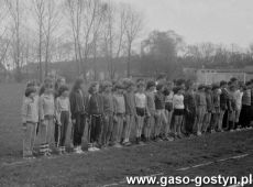 5991.Stadion w Gostyniu - szkolne zawody lekkoatletyczne (1985 r.).JPG