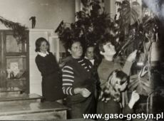 6011.Zajecia kolka przyrodniczego w Liceum Ogolnoksztalcacym w Gostyniu (1969 r.)
