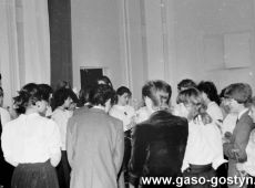 6047.Pozegnanie absolwentow (klasa IVd) Liceum Ogolnoksztalcacego w Gostyniu (1987 r.).JPG