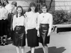 6060.Pozegnanie absolwentow (klasa IVd) Liceum Ogolnoksztalcacego w Gostyniu (1987 r.).JPG