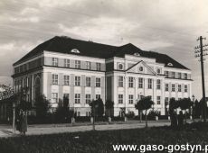 6088.Gimnazjum w Gostyniu na zdjeciu z 1934 roku
