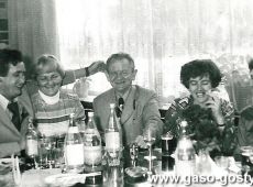 6089.Spotkanie z okazji Dnia Nauczyciela pracownikow Szkoly Podstawowej nr 2 w Gostyniu (1977 r.)