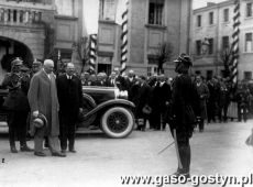 609.Prezydent Rzeczypospolitej Ignacy Moscicki w Gostyniu (22 maja 1929 r.)-powitanie na gostynskim Rynku ( obok szambelan Potworowski i starosta Wincenty Dabinski)