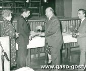 610. 35-lecie choru Dzwon-Gostyn (17.11.1984r.)-gratulacje od Naczelnika Miasta i Gminy Franciszka Koniecznego.