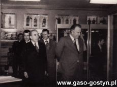 6143.Wizyta ministra spraw zagranicznych Stefana Olszowskiego w Bibliotece Publicznej Miasta i Gminy oraz Muzeum w Gostyniu (15 marca 1975 r.)