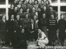 6228.Czlonkinie Kola Gospodyn Wiejskich w Kunowie biorace udzial w kursie kroju i szycia (29 marca 1956 r.)