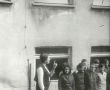6242.Wiosenny czyn spoleczny rodzicow, nauczycieli i uczniow Szkoly Podstawowej w Bodzewie z okazji 30-lecia Polski Ludowej (1974 r.)