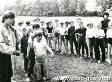 6265.Szkolne zajecia sportowe w Szelejewie z okazji Miedzynarodowego Dnia Dziecka (1987 r.)
