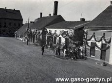 6281.Boze Cialo w Piaskach (1937 r.) - oltarz przy drogerii Wiktora Bryla