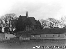 6307.Kosciol parafialny w Starym Gostyniu (przelom lat 80. i 90. XX wieku).JPG