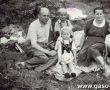 6312.Rodzina Galusinskich z Gostynia (ok. 1955 r.) na pikniku dla dzieci z Przedszkola Rzemieslniczego