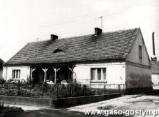6315.Dom w Goli wybudowany w 1919 roku przez Edwarda Potworowskiego dla pracownikow folwarcznych