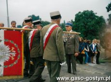 6348.Gora Zamkowa w Gostyniu - manifestacja patriotyczno-religijna z okazji 64. rocznicy wybuchu II wojny swiatowej (1 wrzesnia 2003 r.)