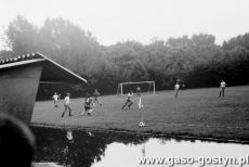 635. Stadion w Gostyniu, mecz pilki noznej Kania Gostyn-Chrobry Glogow (1985 r.).JPG