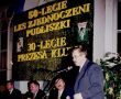 6407.Jubileusz 50-lecia LKS Zjednoczeni Pudliszki - przemawia senator Zbigniew Kulak (zamek w Rokosowie, 2002 r.)