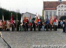 6433.Manifestacja patriotyczno-religijna w 57. rocznice rozstrzelania przez Niemcow 30 obywateli miasta i okolicy (21 pazdziernika 1996 r.)