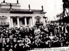 6528.Uczniowie Szkoly Podstawowej z Daleszyna na wycieczce w Warszawie (1975 r.)