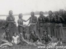 6537.Harcerki z Krobi nad jeziorem w Moscieszycach w 1938 roku (Moscieszyce - dawna nazwa wspolczesnej wsi Mosciszki)