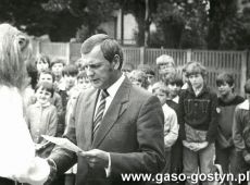 6546.Pozegnanie absolwentow Szkoly Podstawowej w Szelejewie (1986 r.)