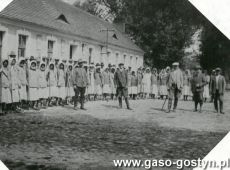 6578.Apel poranny pracownikow majatku Stablewskich w Zalesiu (okres miedzywojenny)