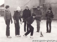 670.Sportowa zima w Szkole Podstawowej nr 3 w Gostyniu (1980 r.)