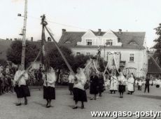 673.Rynek w Gostyniu - procesja Ciala Bozego (poczatek lat 70. XX wieku)