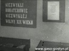 6734.Niezwykli bohaterowie niezwyklej wojny XIX wieku - wystawa w Bibliotece Publicznej Miasta i Gminy w Gostyniu (1985 r.)