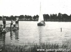 6862.Blekitna 8. Harcerska Rzemieslnicza Druzyna Sportow Wodnych im. Jana Kilinskiego z Gostynia na obozie w Pince nad Jeziorem Grzymislawskim (1966 r.) - rejs szkoleniowy